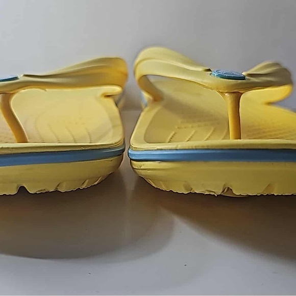 CROCS Unisex sandals Yellow Flip Flops Men’s size 9 / women’s 11 - Picture 7 of 13